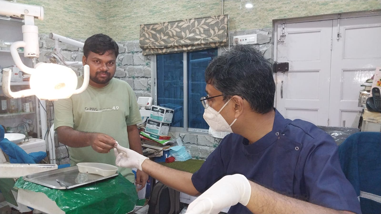 Dental equipment and treatment area - Belur clinic